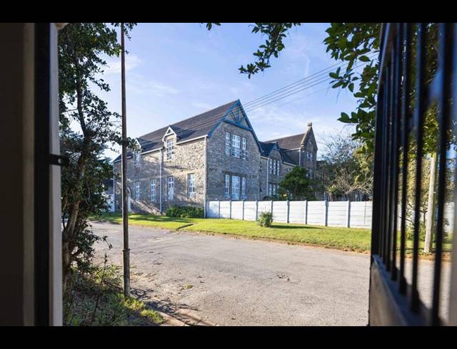 4 BEDROOM HOUSE FOR SALE IN KINGSWOOD